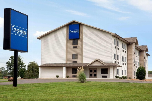 Travelodge by Wyndham Livonia image 1